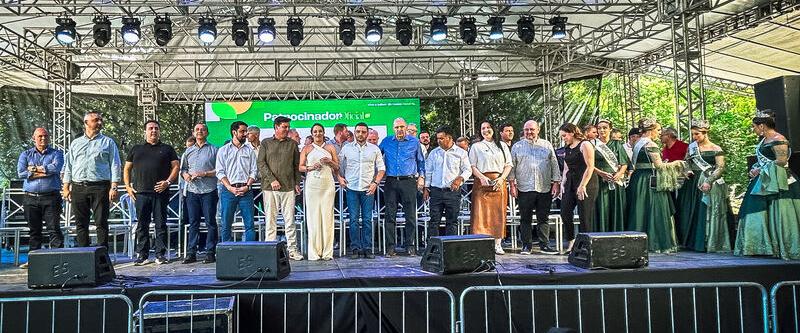 Prefeitos e lideranças da AMZOP realizam reunião na 11ª FEIMATE em Novo Barreiro
