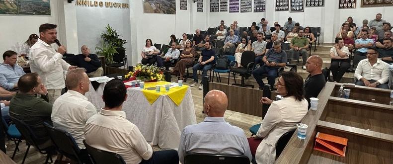AMZOP intermedia reunião entre produtores de bovinocultura, piscicultura e lideranças com secretários do Governo do RS durante a 35ª ChapadaFest